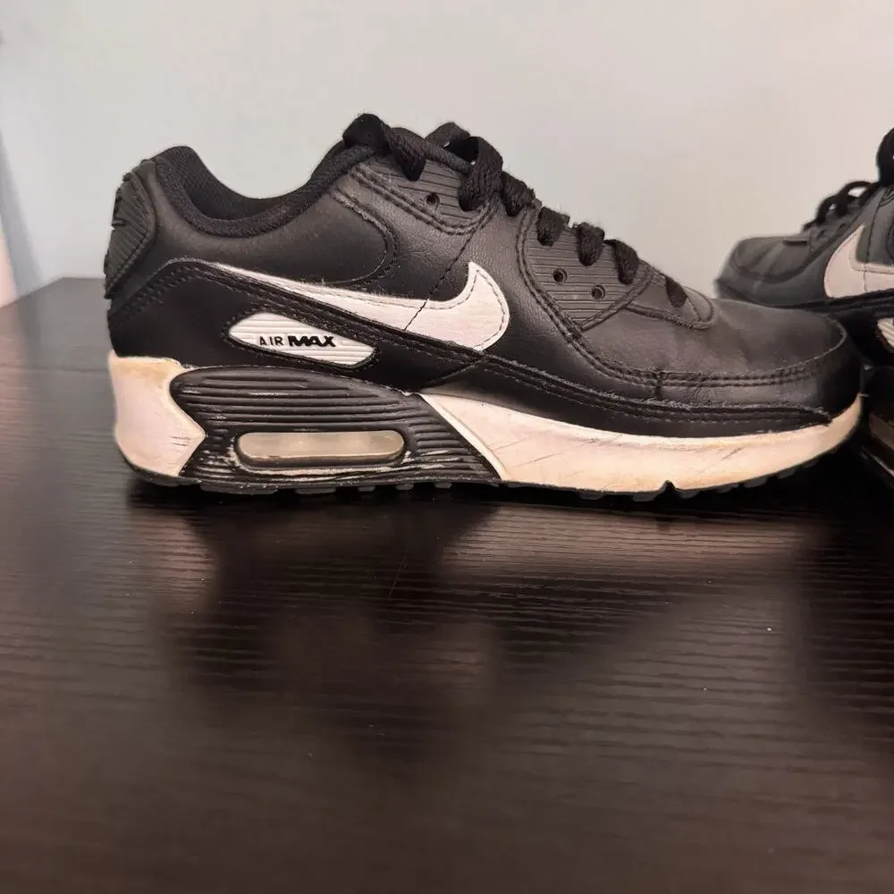 Nike Air Max 90 Leather GS Anthracite Black Kids Athletic Sneaker Sz 4Y Classic